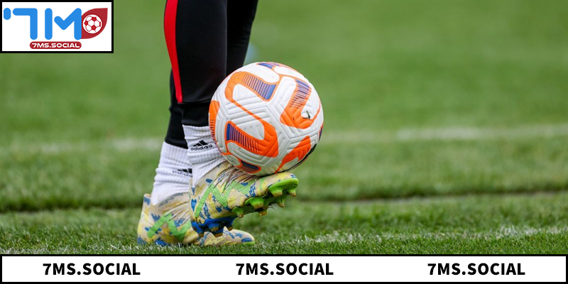 Tìm hiểu chi tiết về cầu thủ bóng đá cao nhất thế giới